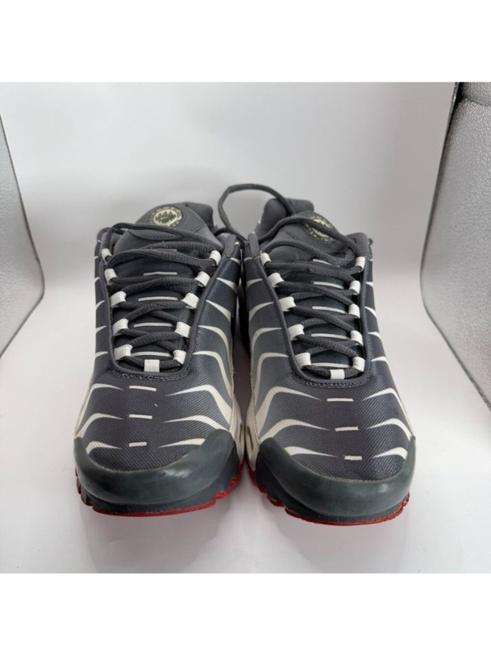 Nike Air Max Plus Gray/White/Red Running Shoes Size 10 Mens Athletic Sneakers - Picture 3 of 9